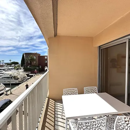 Hyedhi Pour 4 Personnes Avec Vue Sur Le Port D'hyeres Διαμέρισμα Ιέρ