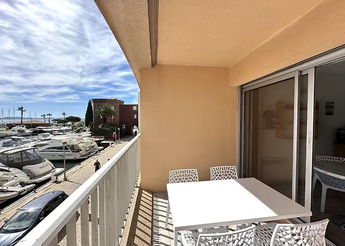 Hyedhi Pour 4 Personnes Avec Vue Sur Le Port D'hyeres Apartament Hyères