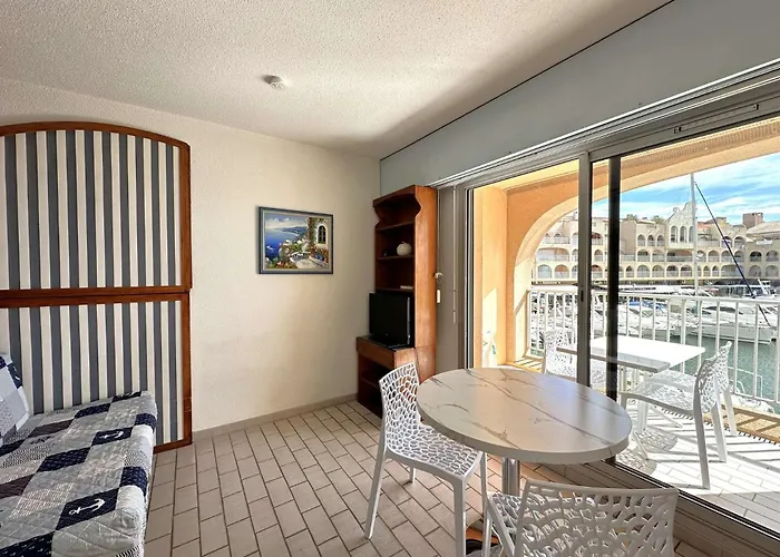 Apartament Hyedhi Pour 4 Personnes Avec Vue Sur Le Port D'hyeres Hyères