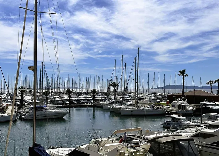 Hyedhi Pour 4 Personnes Avec Vue Sur Le Port D'hyeres *