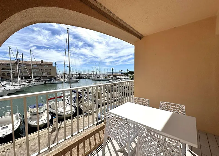 Hyedhi Pour 4 Personnes Avec Vue Sur Le Port D'hyeres Lejlighed